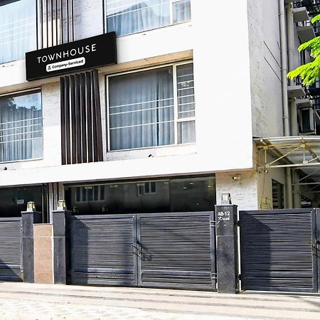 Super Townhouse New Town Formerly Krish Residency Calcutta Buitenkant foto