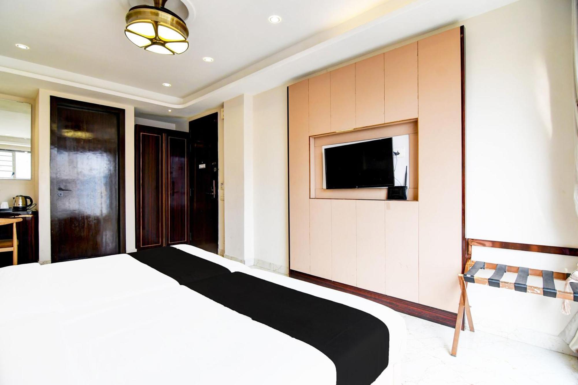 Super Townhouse New Town Formerly Krish Residency Calcutta Buitenkant foto