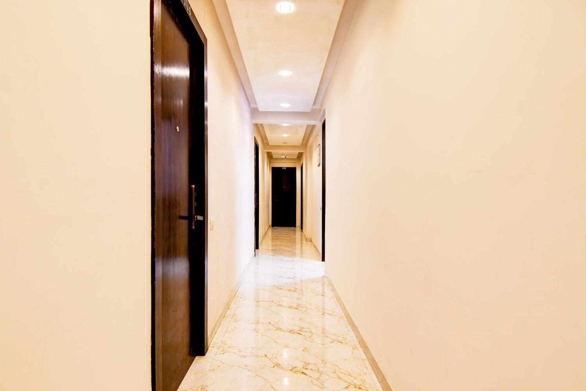 Super Townhouse New Town Formerly Krish Residency Calcutta Buitenkant foto