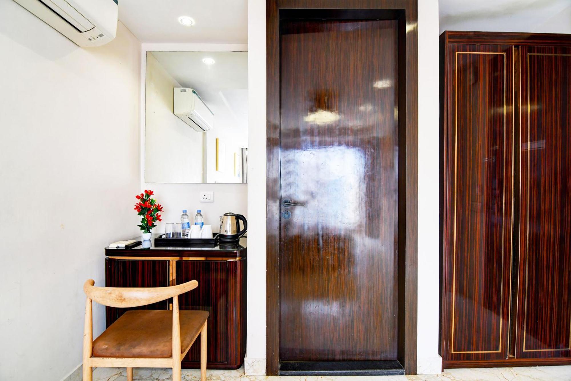 Super Townhouse New Town Formerly Krish Residency Calcutta Buitenkant foto